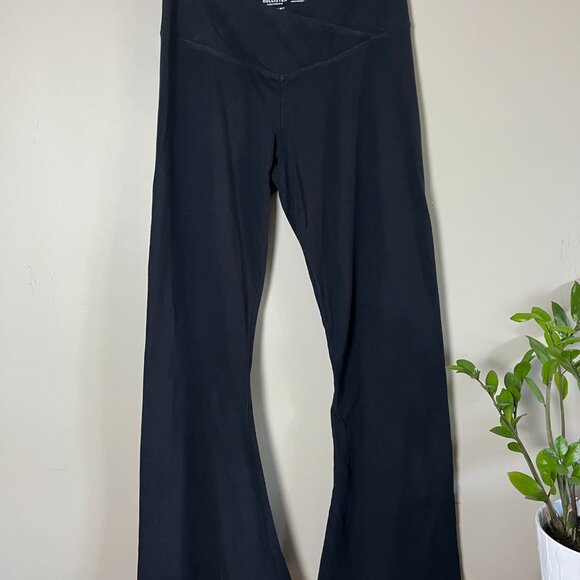 Hollister Ultra High-Rise Black Flare Leggings Size L - Picture 2 of 5